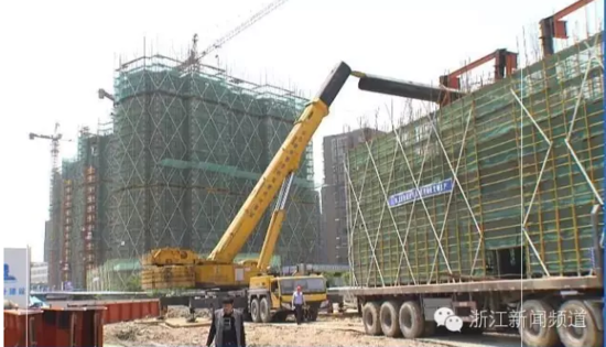 五一假期，杭州一工地的起重機(jī)吊機(jī)倒塌，造成1人重傷，3人輕傷